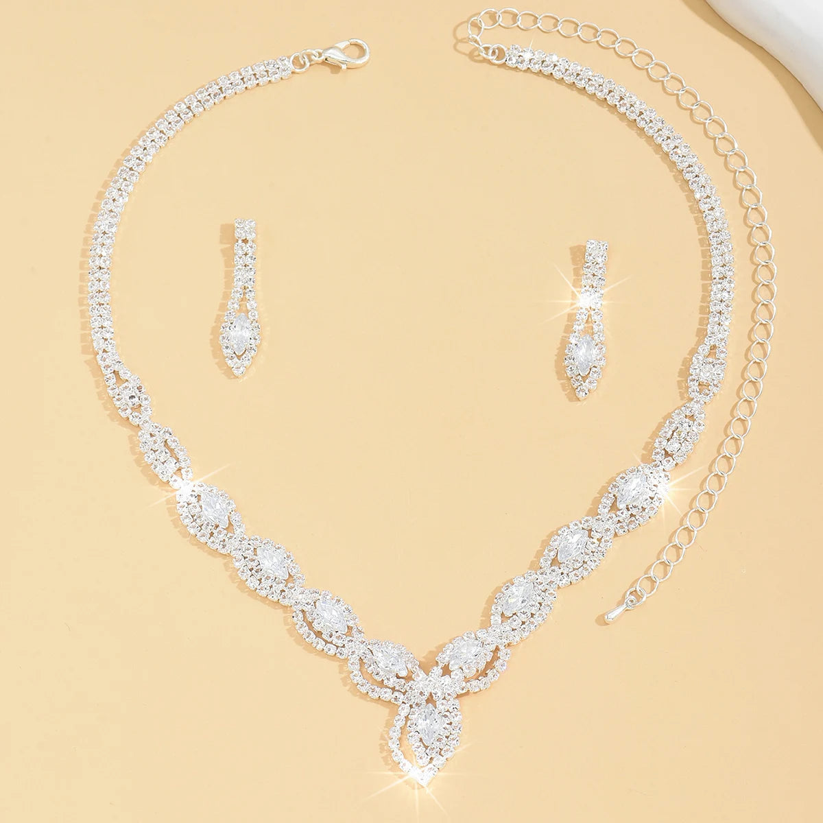 Elegant 3-Piece Women's Zircon Claw Chain Jewelry Set with Water Drop Earrings and Necklace for Weddings, Parties, and Special Occasions