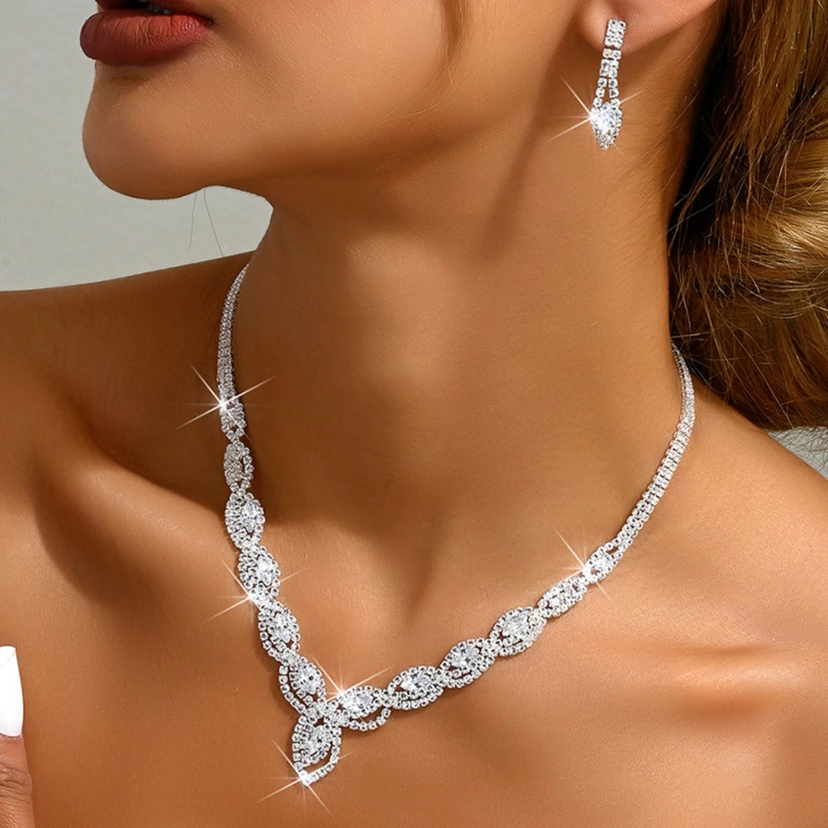 Elegant 3-Piece Women's Zircon Claw Chain Jewelry Set with Water Drop Earrings and Necklace for Weddings, Parties, and Special Occasions